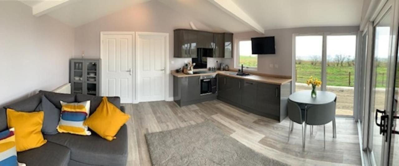 Deerfin Rentals Private Chalet With Hot Tub 巴利米纳 外观 照片