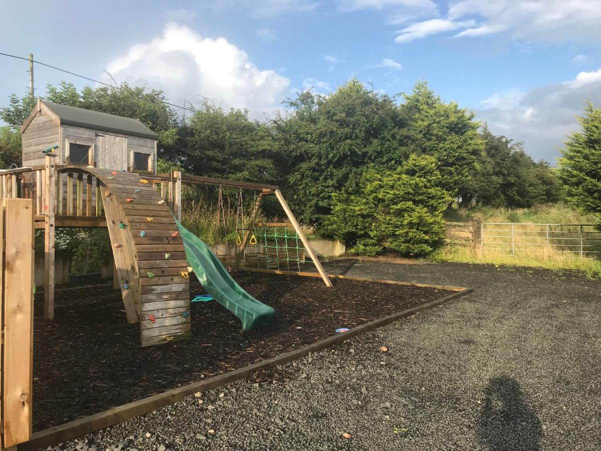 Deerfin Rentals Private Chalet With Hot Tub 巴利米纳 外观 照片