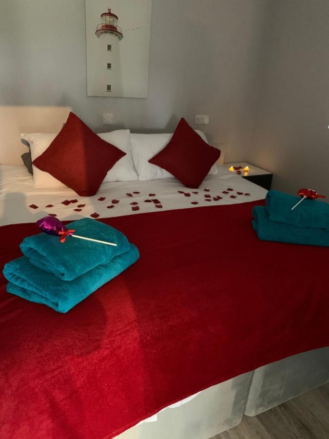 Deerfin Rentals Private Chalet With Hot Tub 巴利米纳 外观 照片