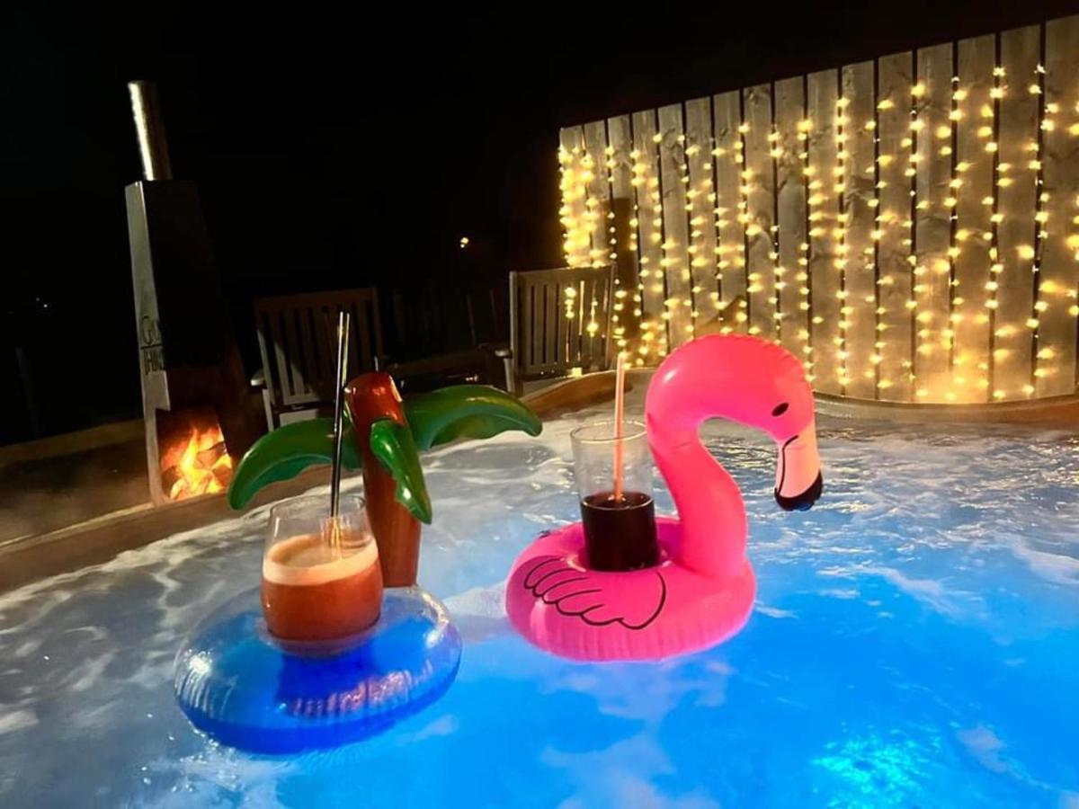 Deerfin Rentals Private Chalet With Hot Tub 巴利米纳 外观 照片