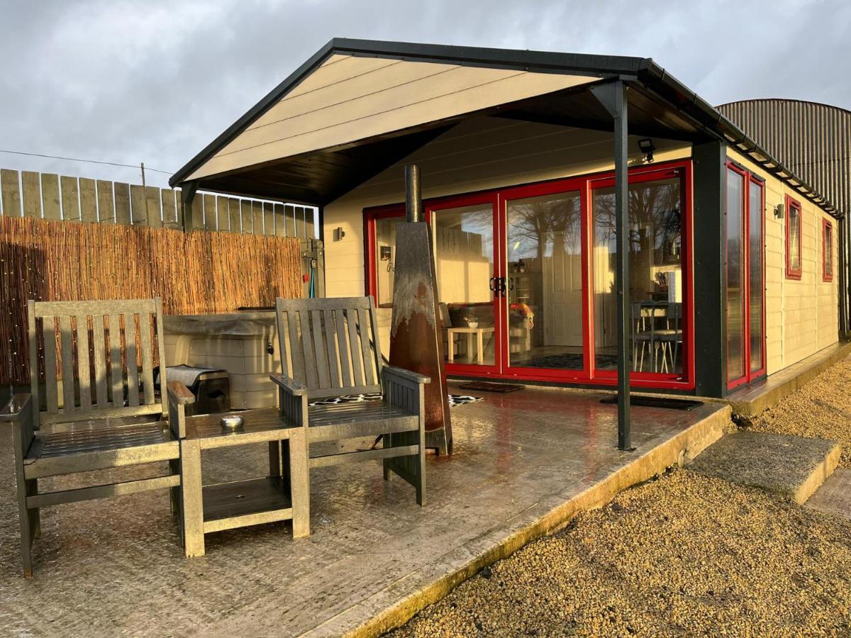 Deerfin Rentals Private Chalet With Hot Tub 巴利米纳 外观 照片